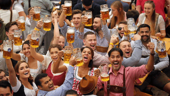 ‘Fox & Friends Weekend’ co-hosts put their steinholding skills to the test for Oktoberfest