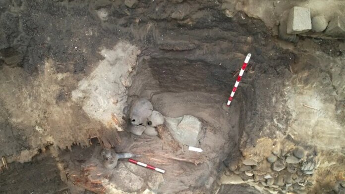 Ancient Peruvian tomb reveals 5,000-year-old remains of woman of 'high Ancient Peruvian tomb reveals 5,000-year-old remains of woman of 'high status'