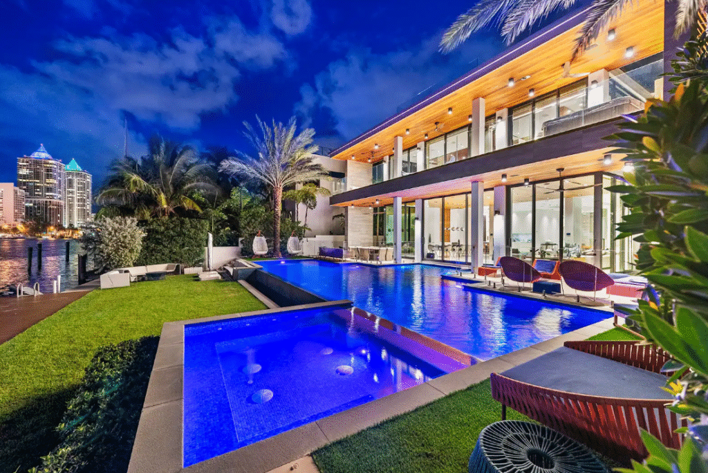 Nightfall Group Reigns Supreme in The World of Luxury Vacation Home Rentals - Catering to Both High-Net-Worth Clients and Brokers 2 20250509 115408549 1