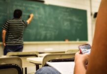 Schools fight AI cheating with return to pen and paper blue books