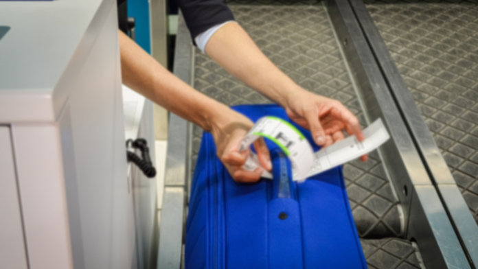 Reddit poster claims scammers use discarded bag tags at airports for fraudulent claims