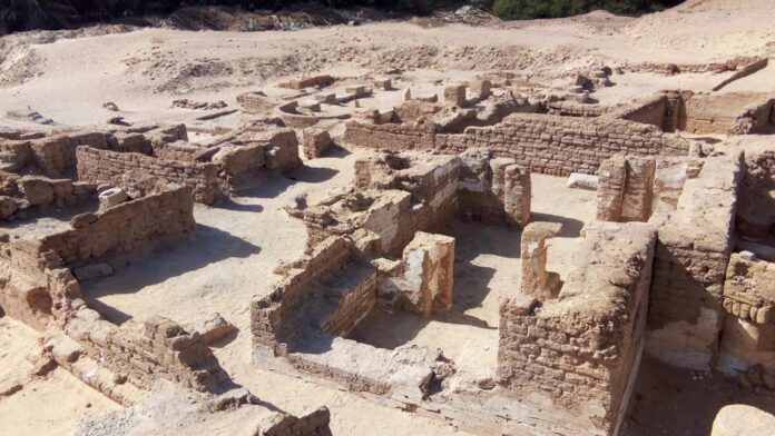 Archaeologists uncover 1,500-year-old churches in Egypt's Western Desert Archaeologists uncover 1,500-year-old churches in Egypt's Western Desert
