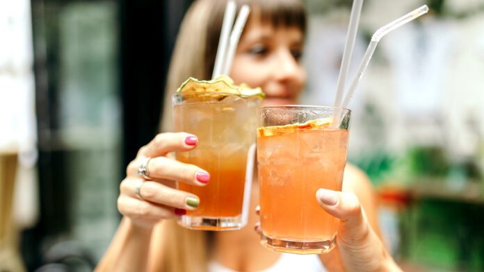 Methanol hidden in some cocktails sold abroad reportedly caused blindness, traveler claims