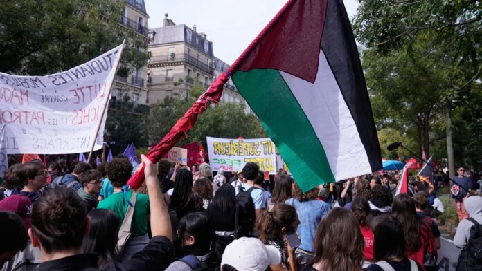 French strikes shut down Eiffel Tower amid nationwide protests over spending cuts