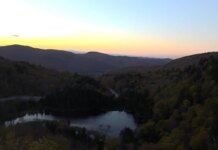 Vermont residents frustrated by overhaul of tourists seeking fall foliage views Vermont residents frustrated by overhaul of tourists seeking fall foliage views