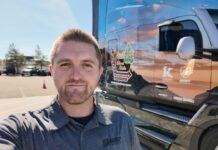 Arizona truck driver is delivering the Capitol Christmas tree to DC from across the country Arizona truck driver is delivering the Capitol Christmas tree to DC from across the country