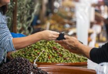 How to protect yourself from ghost-tapping payment card scams nationwide