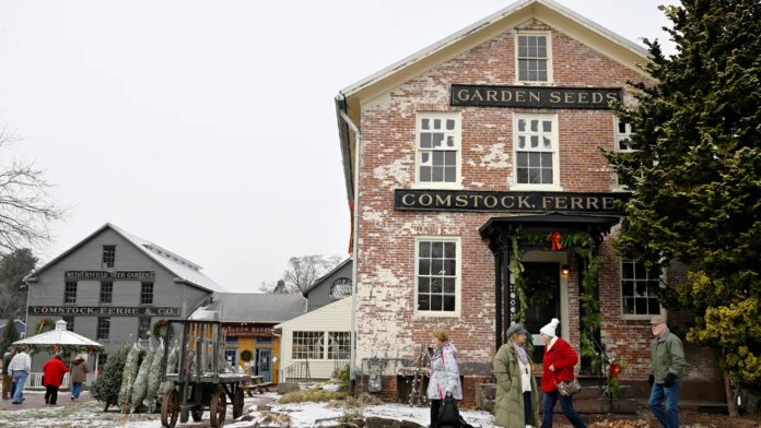 Movie fans flock to quaint Connecticut towns where many Christmas films are made