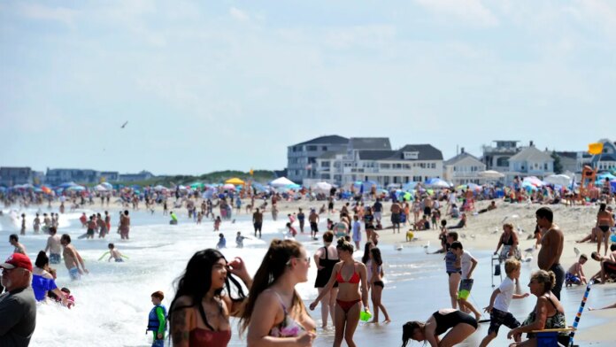 New Hampshire bill would ban smoking and vaping at Hampton Beach State Park in 2027