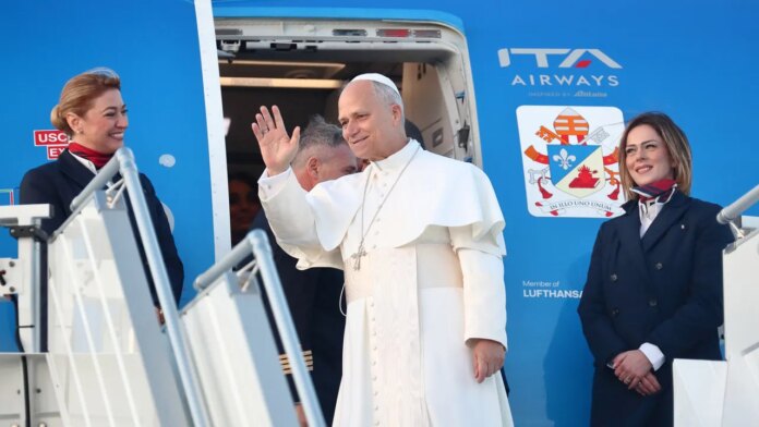 Sean Duffy praises Pope Leo XIV's airplane attire amid new civility campaign