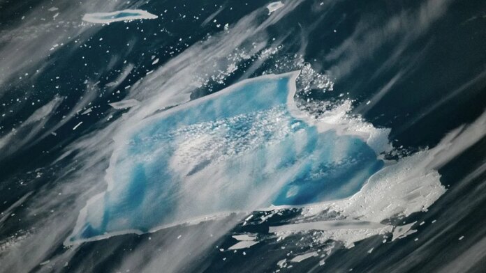 Massive iceberg larger than New York City from Reagan era now disintegrating