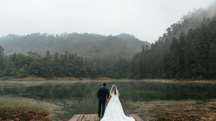 About-to-be married couple cancel Mexico wedding amid cartel violence, scramble for fix