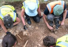 Cambridge students archaeology dig includes likely 1,200-year-old ‘execution pit’ Cambridge students archaeology dig includes likely 1,200-year-old 'execution pit'
