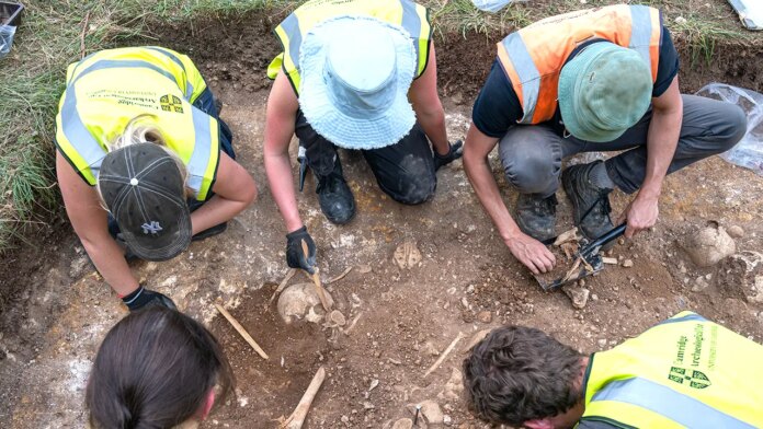 Cambridge students archaeology dig includes likely 1,200-year-old 'execution pit'