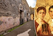 Pompeii archaeologists discover 2,000-year-old love notes with help of technology Pompeii archaeologists discover 2,000-year-old love notes with help of technology