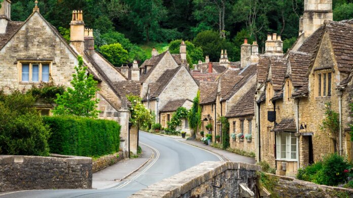 Popular Cotswolds town may battle 'bin blight' with fines for ruining Instagram tourism