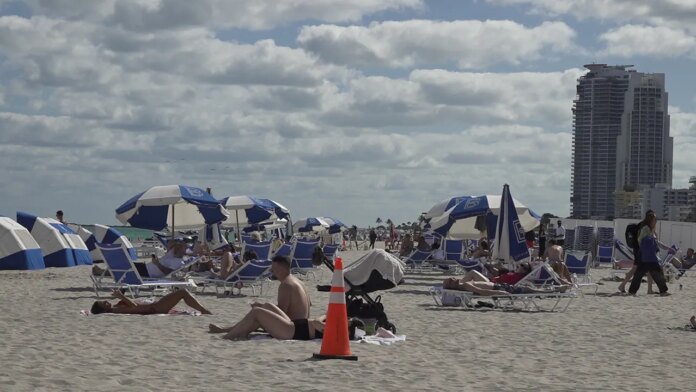 Miami Beach loosens spring break restrictions, law enforcements cracks down