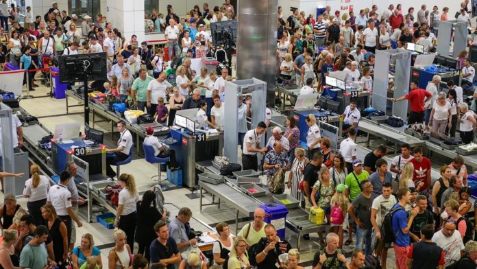US airlines expect 171 million spring travelers in record season this year