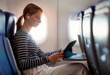 United Airlines updates passenger policy to require headphones or possible removal United Airlines updates passenger policy to require headphones or possible removal