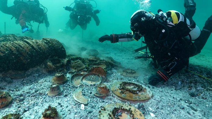 Well-preserved 2,000-year-old Roman shipwreck found at bottom of Swiss lake